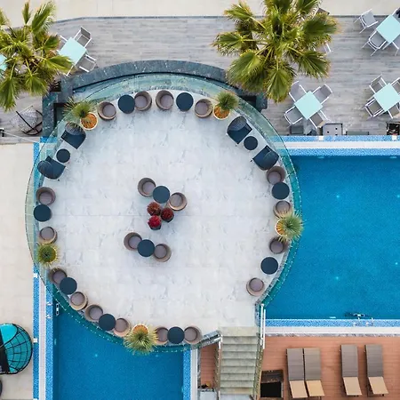 Otel Pinea & Golem (Tirana)