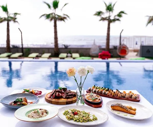 Pinea & Hotel Golem (Tirana)